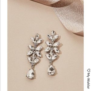 Olive + Piper “Esmeralda Drops” in gold